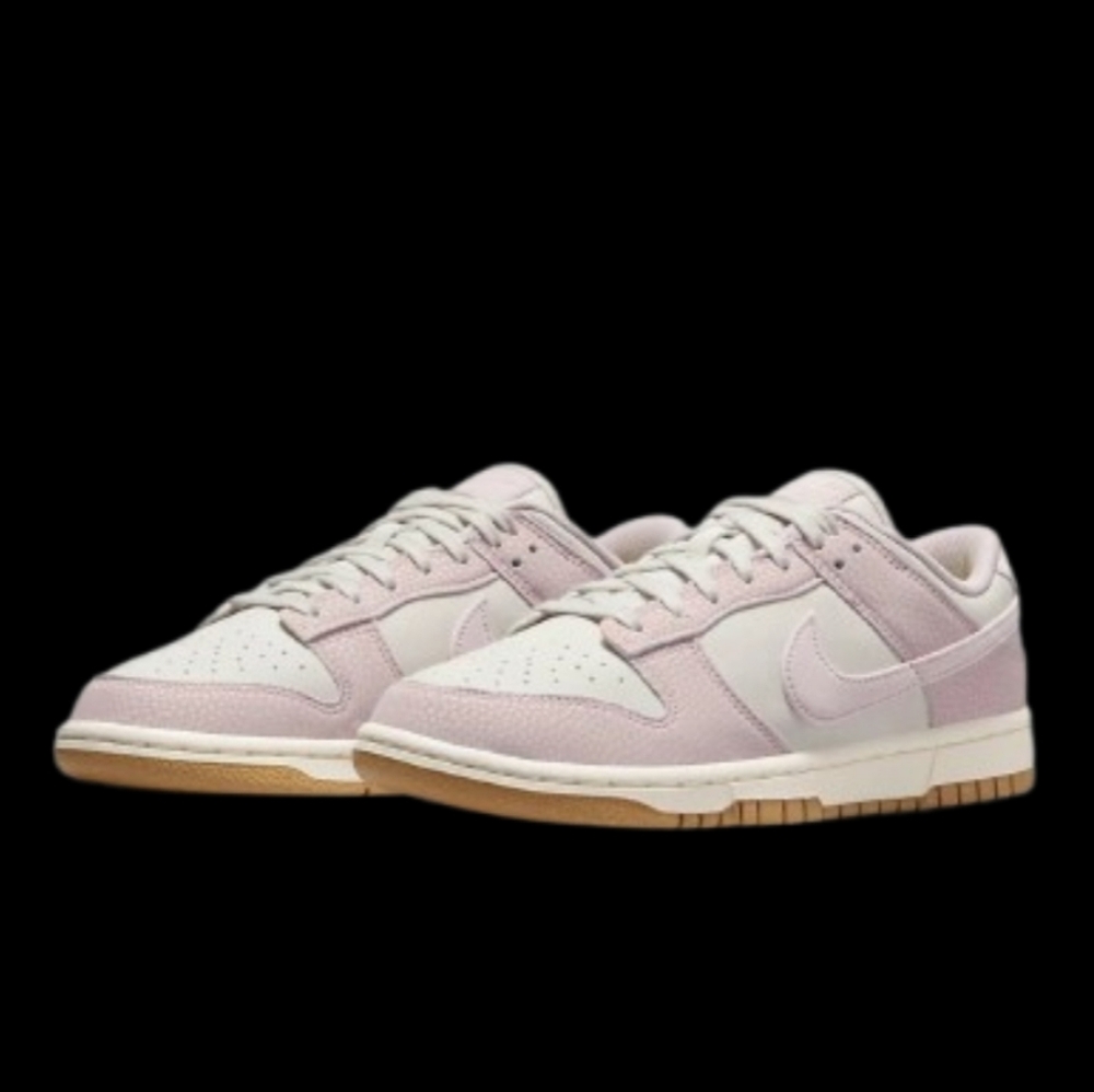 Nike Dunk Low Womens Size 9 Platinum Violet Gum Brown Light Bone